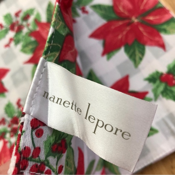 Nanette Lepore Reversible placemats - Picture 5 of 7